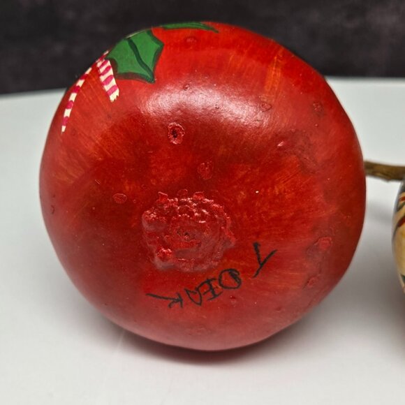 Vintage Snowman and Santa Christmas Gourd Ornaments, Hand Painted, Signed 1990s - Picture 6 of 7